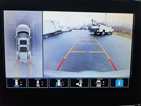 Certified 2023 Chevrolet Traverse Premier w/ LPO, Floor Liner Package image 15