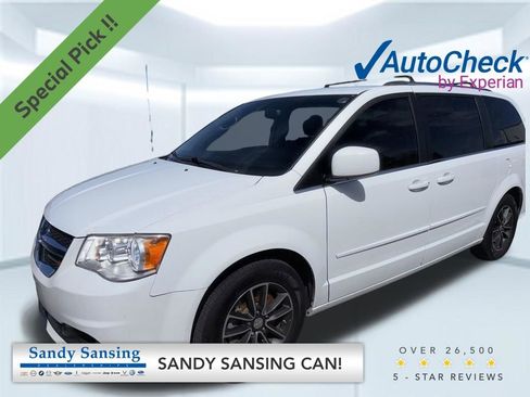 Used 2017 Dodge Grand Caravan SXT image 1