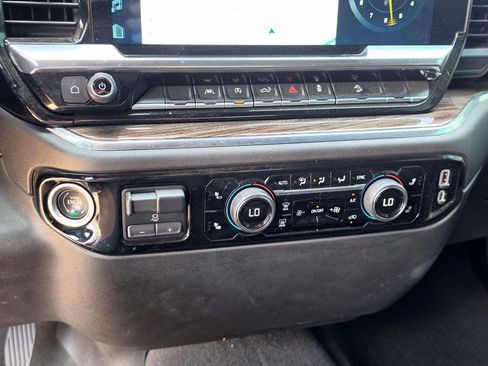 Used 2024 Chevrolet Silverado 1500 LT AWD/4WD image 20