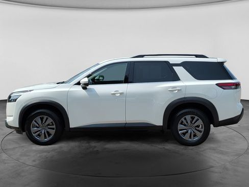 Used 2025 Nissan Pathfinder SV AWD/4WD image 4