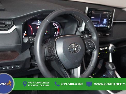 Used 2021 Toyota RAV4 Limited FWD image 19