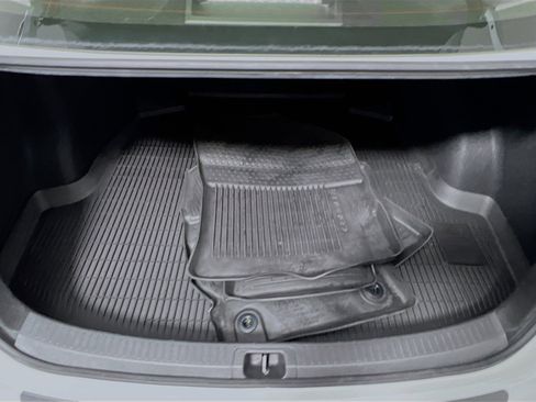 Used 2022 Toyota Corolla LE image 34