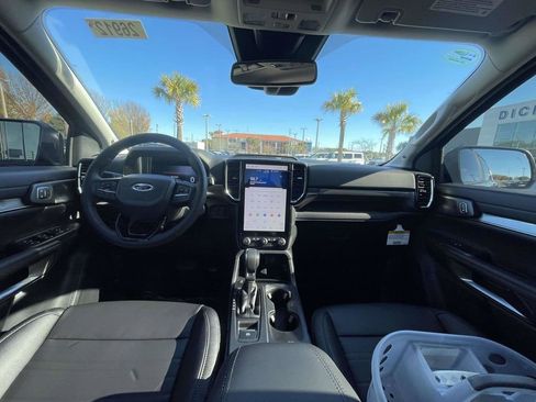 New 2025 Ford Ranger Lariat w/ FX4 Off-Road Package image 17