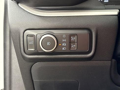 Used 2024 Ford Explorer XLT w/ Equipment Group 202A RWD image 12
