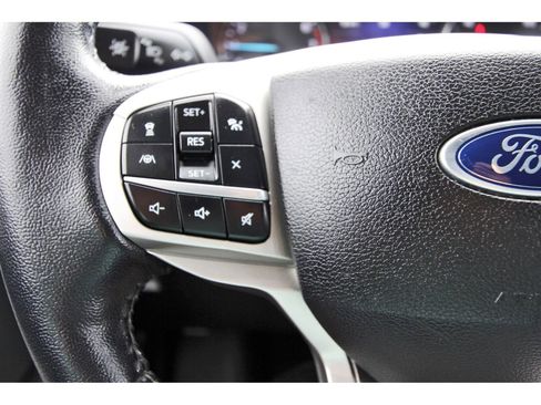 Used 2021 Ford Explorer Limited w/ Equipment Group 301A AWD/4WD image 13