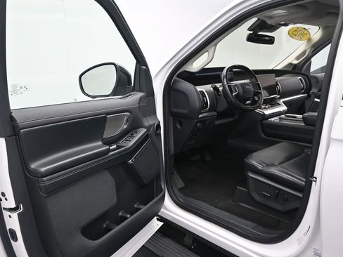 Certified 2025 Ford Expedition Max Platinum AWD/4WD image 12