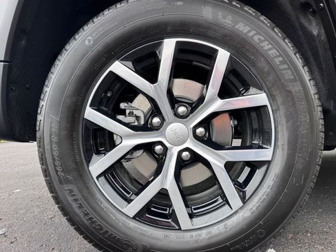 New 2025 Jeep Grand Cherokee Limited w/ Trailer Tow Package image 32