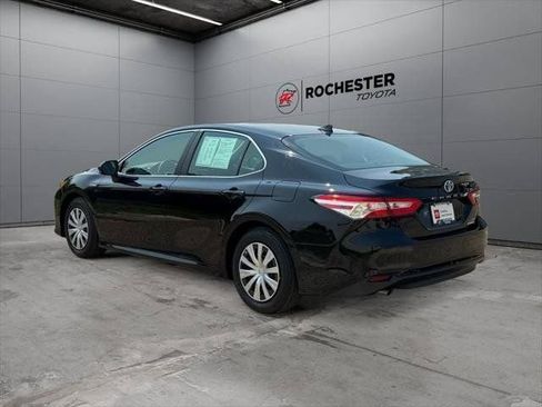 Used 2019 Toyota Camry LE FWD image 34