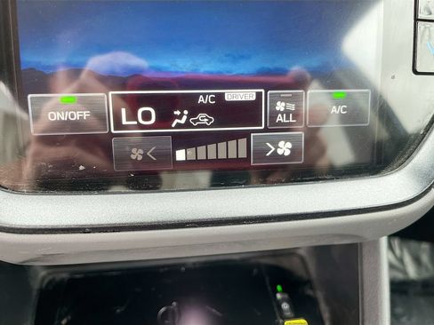 Used 2025 Subaru Crosstrek 2.5i Limited AWD/4WD image 15