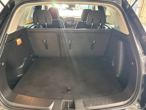 Used 2023 Chevrolet TrailBlazer LT FWD image 23