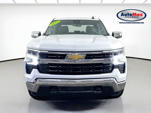 Used 2024 Chevrolet Silverado 1500 LT AWD/4WD image 6