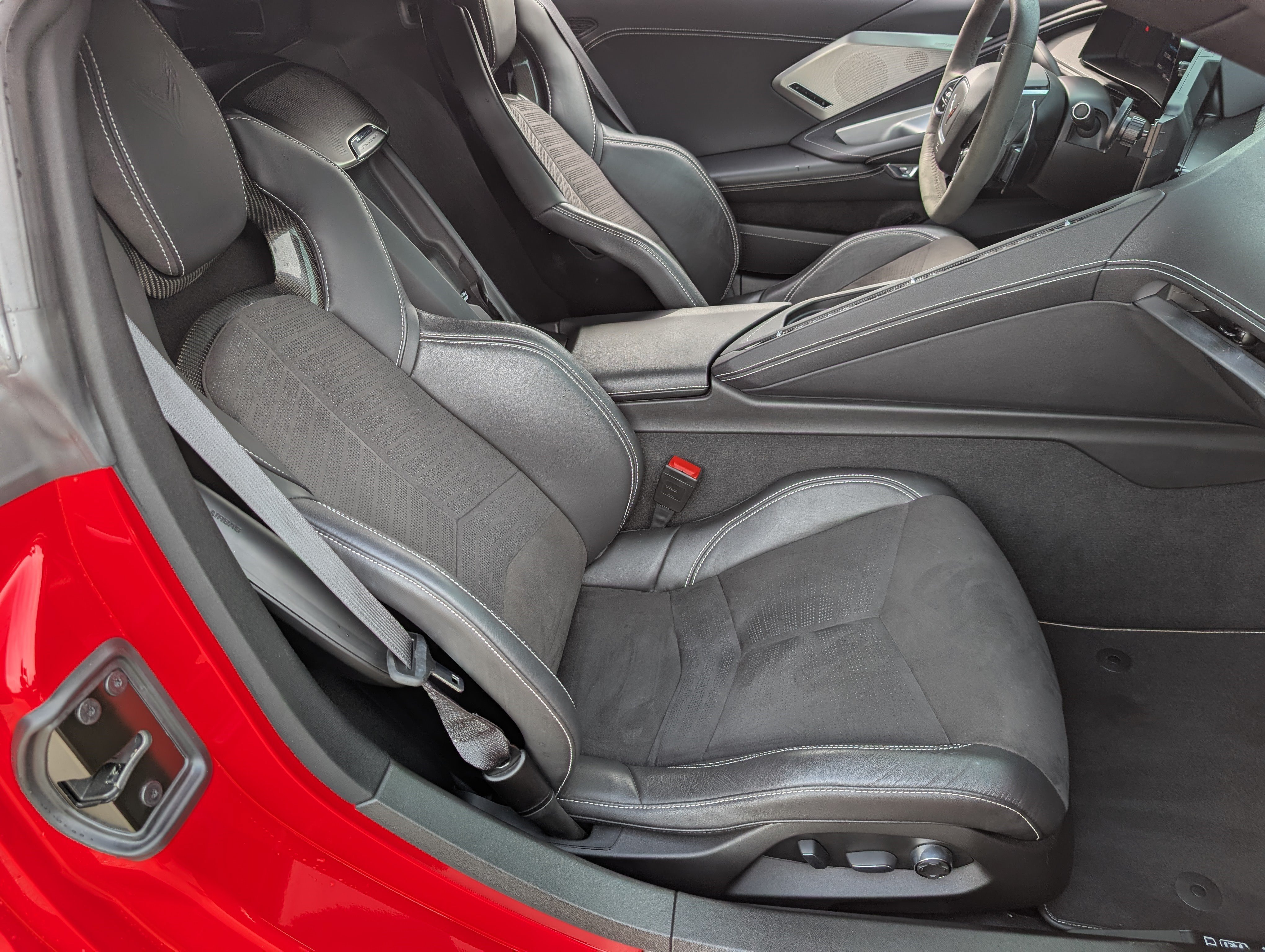 Used 2021 Chevrolet Corvette Stingray Preferred Cpe w/ Z51 Performance Package RWD image 18