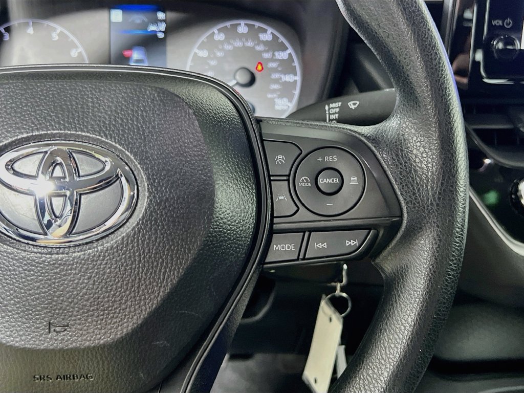 Used 2025 Toyota Corolla LE FWD image 17