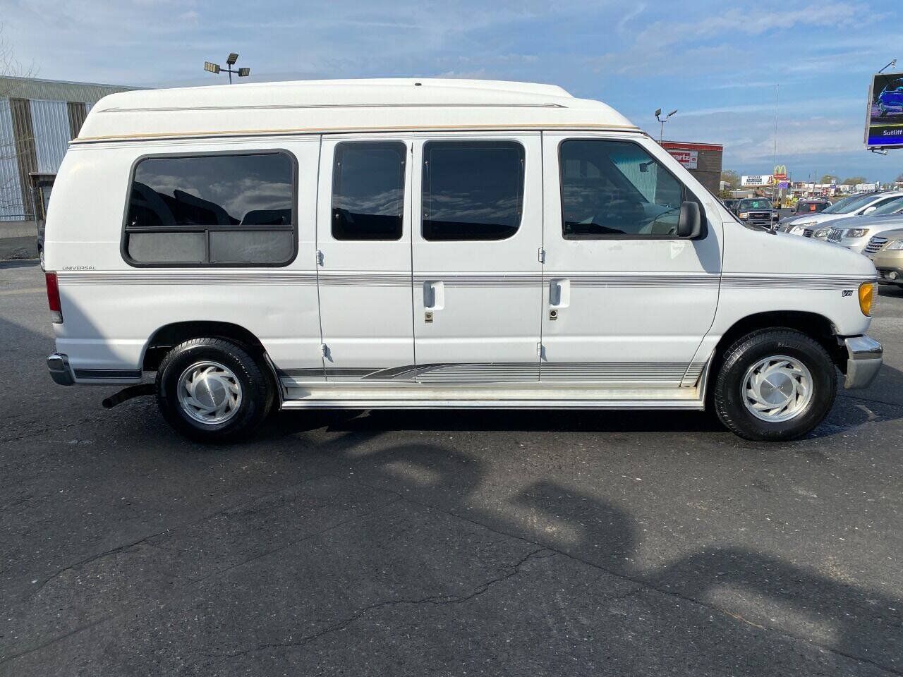 Used 1997 Ford E-150 and Econoline 150 RWD image 4