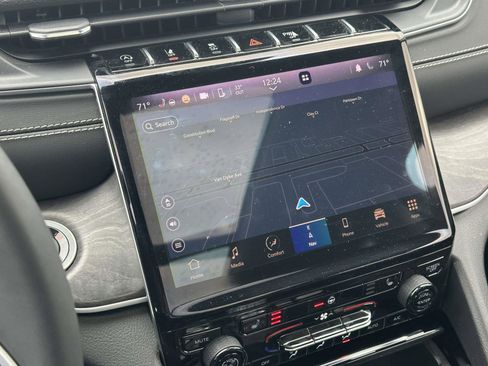 Used 2023 Jeep Grand Cherokee L Limited w/ Trailer Tow Group (B) image 28