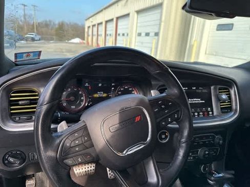 Used 2018 Dodge Charger R/T image 8