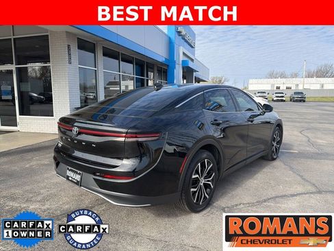 Used 2024 Toyota Crown XLE image 3