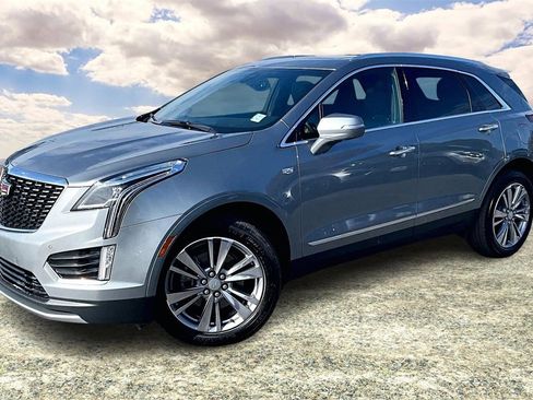 Certified 2025 Cadillac XT5 Premium Luxury image 3