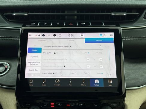 Used 2024 Jeep Grand Cherokee Limited w/ Luxury Tech Group II image 27