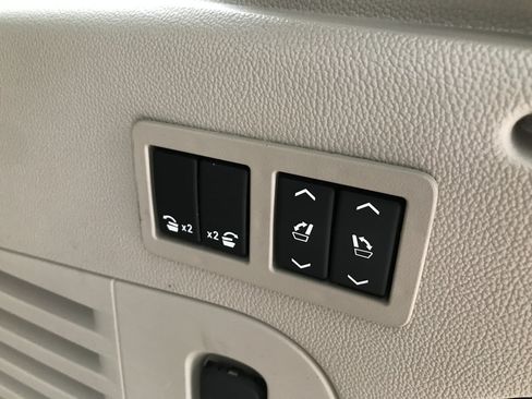 Used 2018 GMC Yukon XL Denali w/ Denali Ultimate Package AWD/4WD image 34