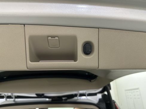 Used 2016 Cadillac Escalade Premium RWD image 15