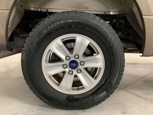 Used 2015 Ford F150 XLT AWD/4WD image 9