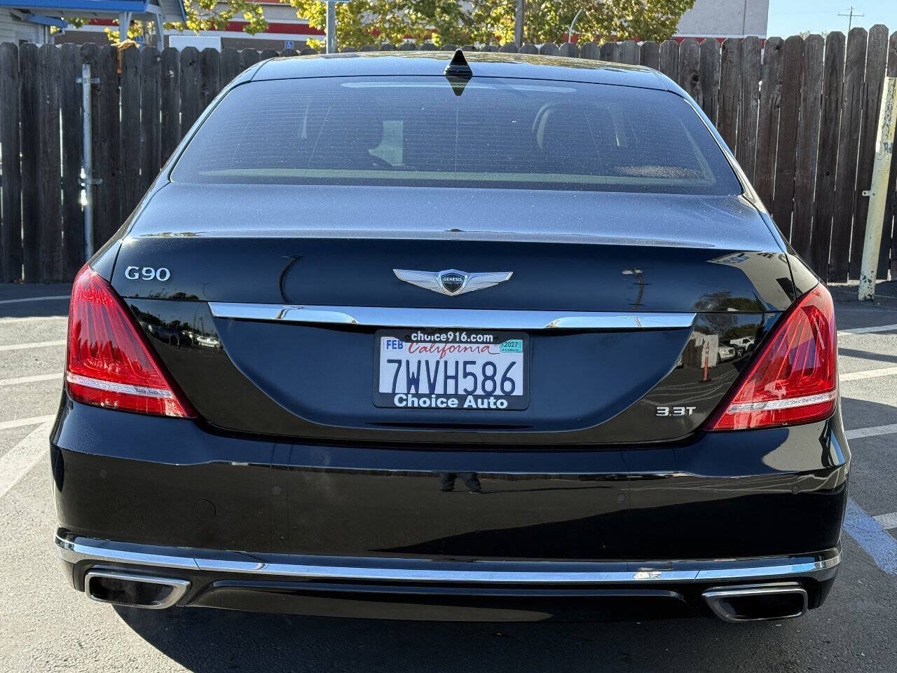Used 2017 Genesis G90 3.3T Premium RWD image 4