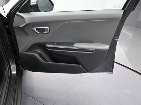 New 2025 Kia K4 LXS image 21