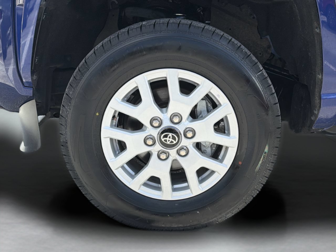 Used 2024 Toyota Tacoma SR5 RWD image 30
