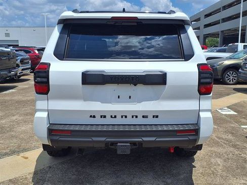 Used 2026 Toyota 4Runner SR5 AWD/4WD image 23