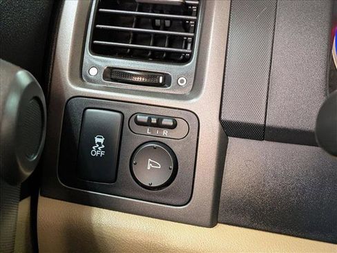 Used 2011 Honda CR-V EX-L image 16