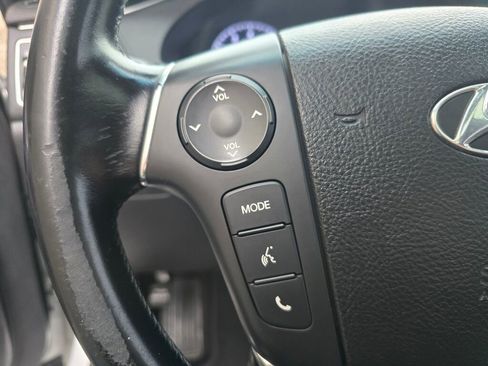 Used 2013 Hyundai Genesis 3.8 w/ Premium Pkg image 35