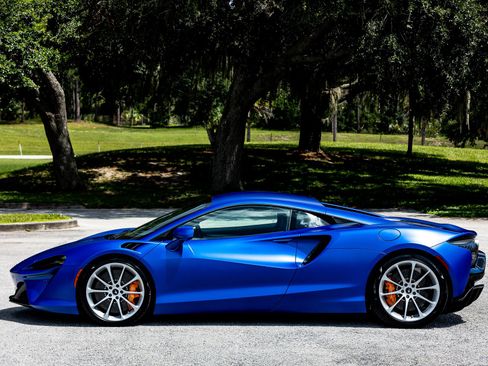 Used 2023 McLaren Artura PERFORMANCE image 46