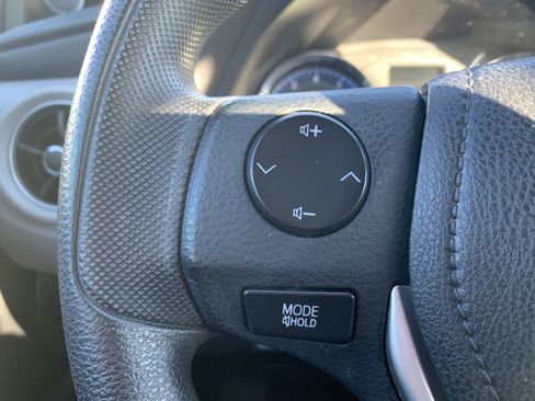 Used 2019 Toyota Corolla LE image 19