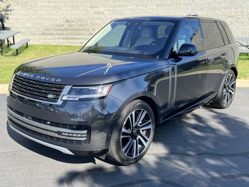 Used 2023 Land Rover Range Rover SE AWD/4WD image 1