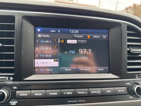 Used 2018 Hyundai Elantra SEL image 27