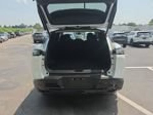 Used 2025 Nissan Murano SV FWD image 10