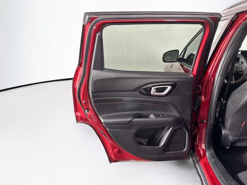 Used 2025 Jeep Compass Trailhawk AWD/4WD image 25