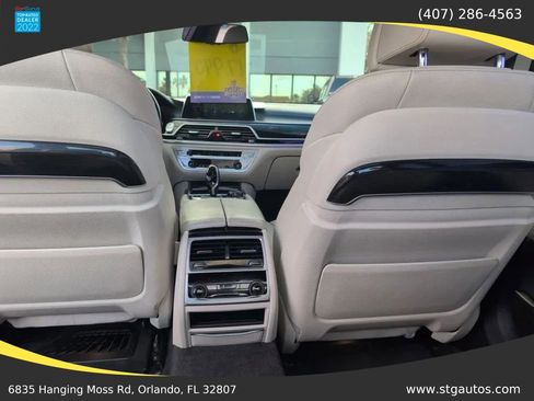 Used 2017 BMW 740i RWD image 19