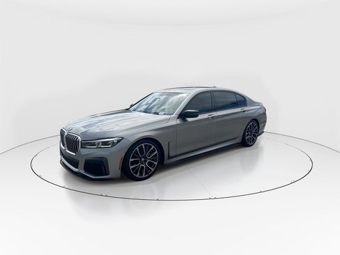 Used 2020 BMW 740i w/ Luxury Rear Seating Package image 4