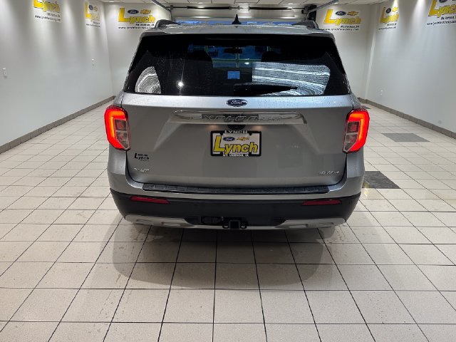 Used 2021 Ford Explorer XLT w/ Equipment Group 202A AWD/4WD image 26