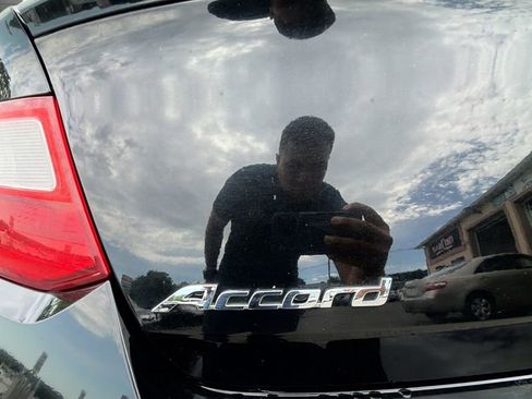 Used 2013 Honda Accord EX image 32
