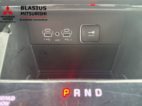 Used 2023 Jeep Grand Cherokee L Limited w/ Black Appearance Package image 30