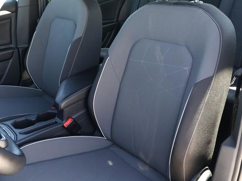 Used 2025 Volkswagen Jetta Sport image 12