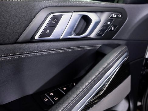 Used 2021 BMW X6 M50i image 21