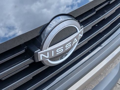 Used 2025 Nissan Kicks SR FWD image 10