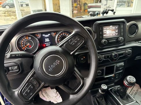 Used 2020 Jeep Wrangler Unlimited Sport image 10