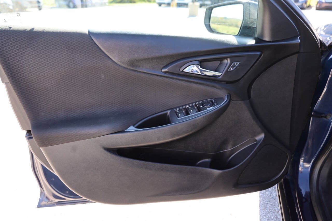 Used 2017 Chevrolet Malibu LS FWD image 12