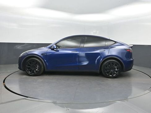 Used 2020 Tesla Model Y Long Range image 2