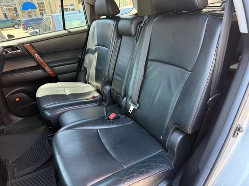 Used 2011 Toyota Highlander Limited w/ Tow Pkg AWD/4WD image 7